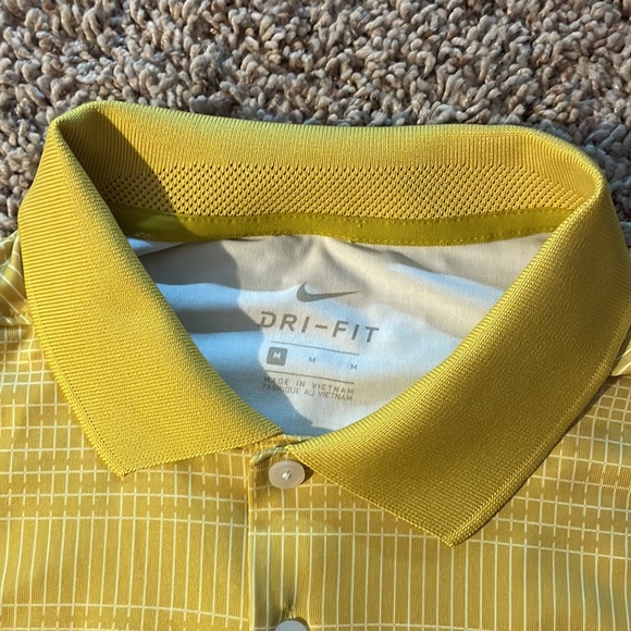 Nike Dri-Fit Polo, Medium - Picture 2 of 3